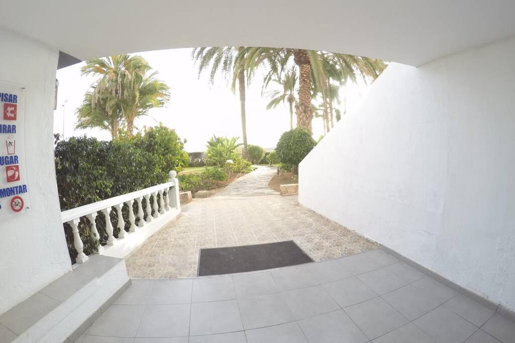 Studio Apartment La Lajilla Located At Beachfront Arguineguin Ngoại thất bức ảnh