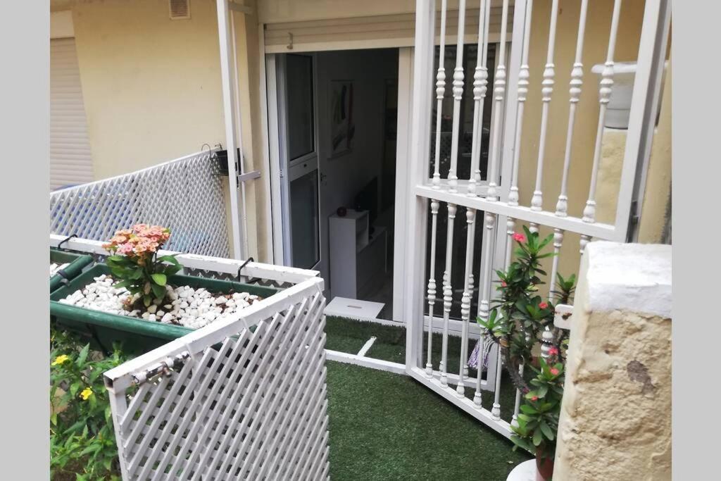 Studio Apartment La Lajilla Located At Beachfront Arguineguin Ngoại thất bức ảnh
